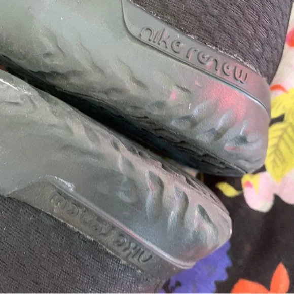 Nike Renew In-Season Training Sneakers - Picture 9 of 12